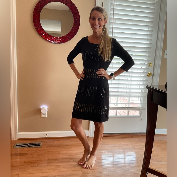 50% OFF ❌ SEND OFFER ❌ White House Black Market Embellished Dress - Picture 1 of 8